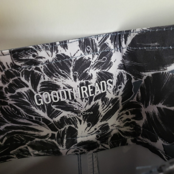 Good Threads Mens Hawaiian Shorts Gray Floral cargo pocket 32 - Picture 2 of 6